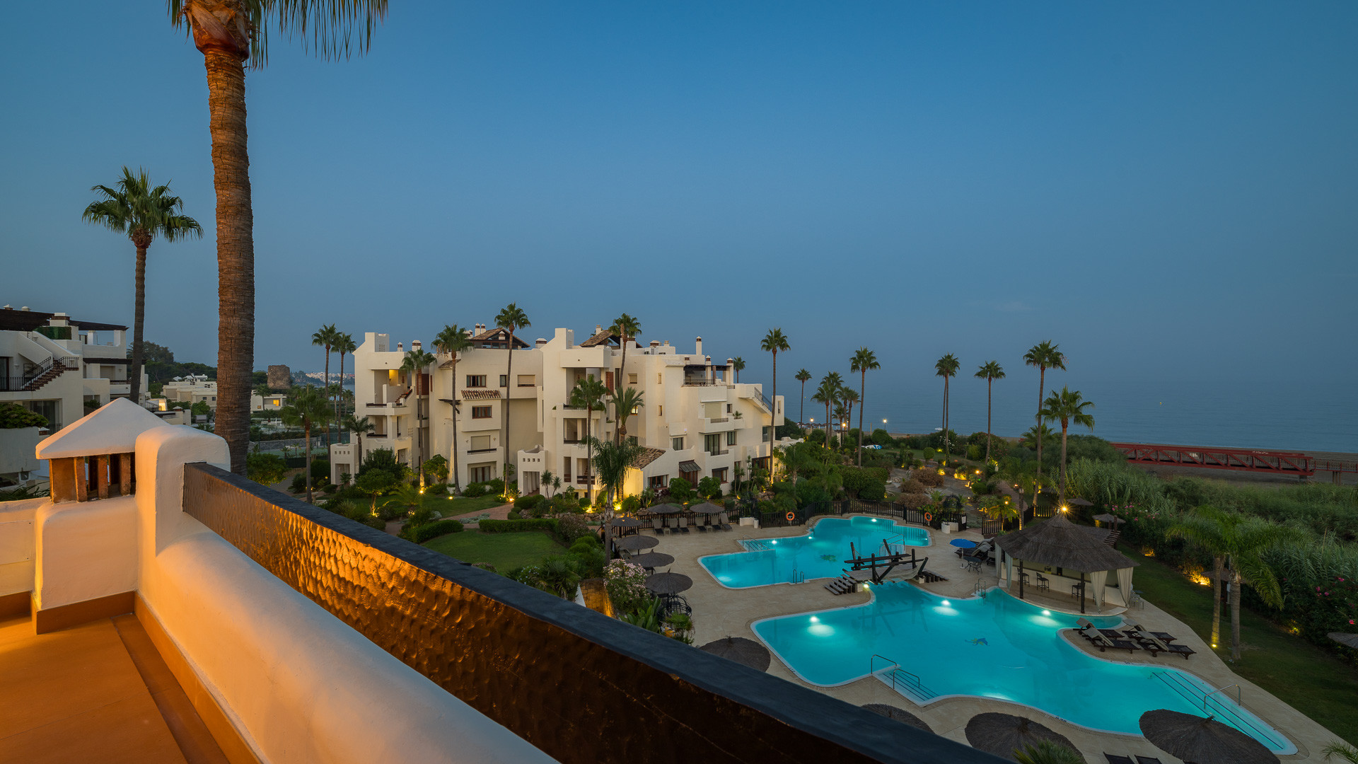 3 Bedroom Penthouse in Estepona - Photo 34
