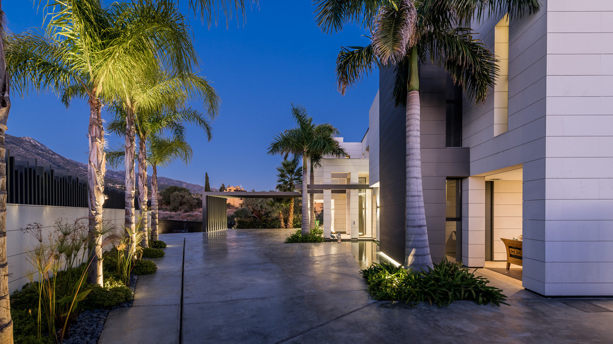 6 Bedroom Villa in Marbella - Photo 28