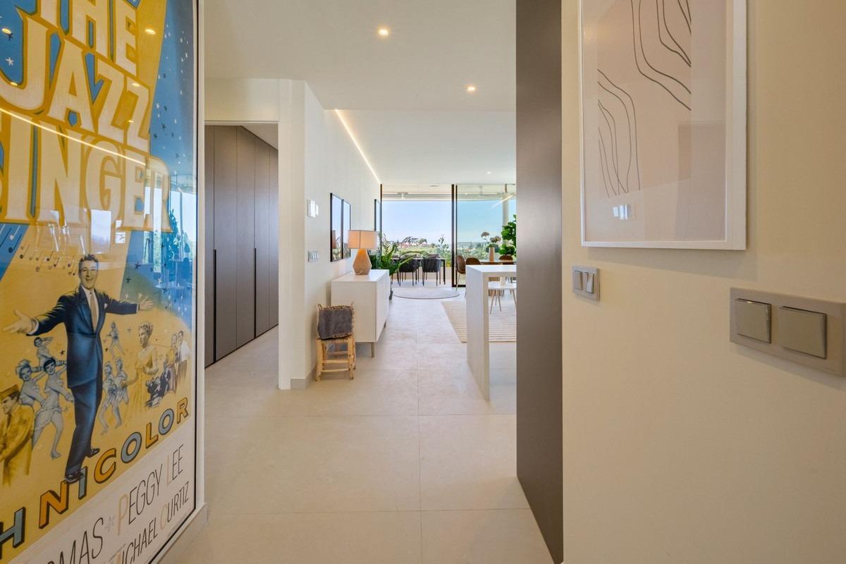 2 Bedroom Apartment in Benalmádena - Photo 11