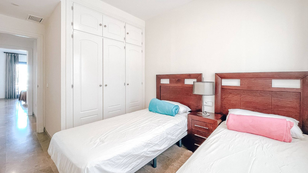 2 Bedroom Apartment in La Duquesa - Фото 11