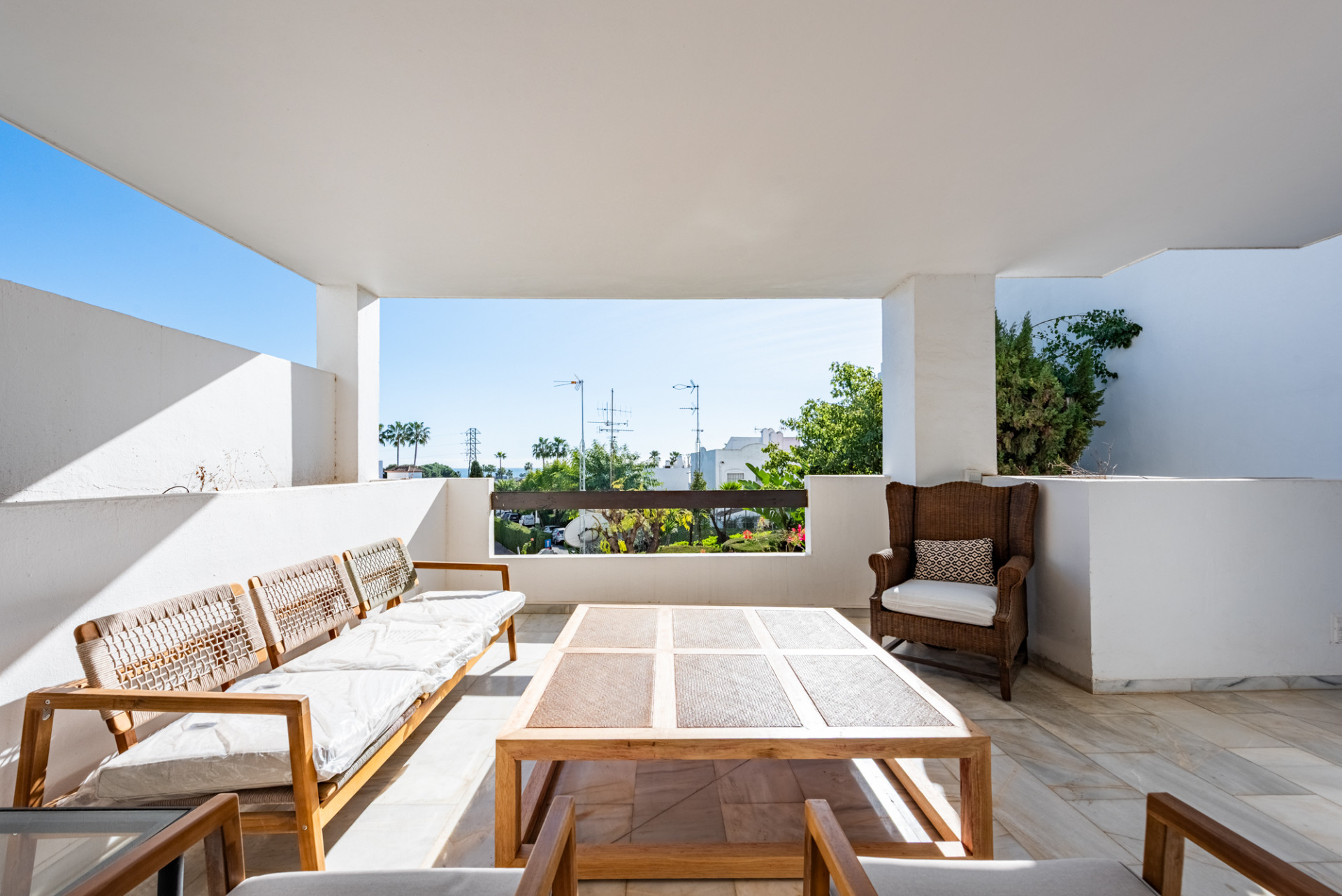 2 Bedroom Apartment in Estepona - Photo 14