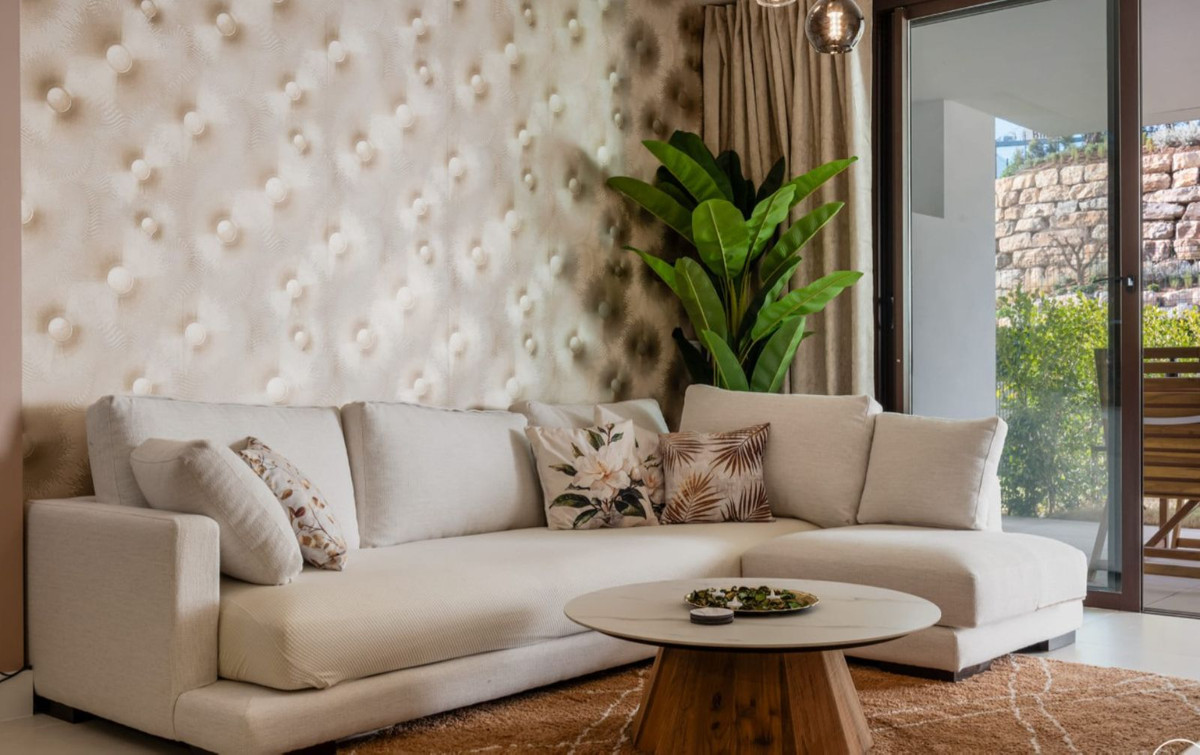 2 Bedroom Apartment in Fuengirola - Photo 4