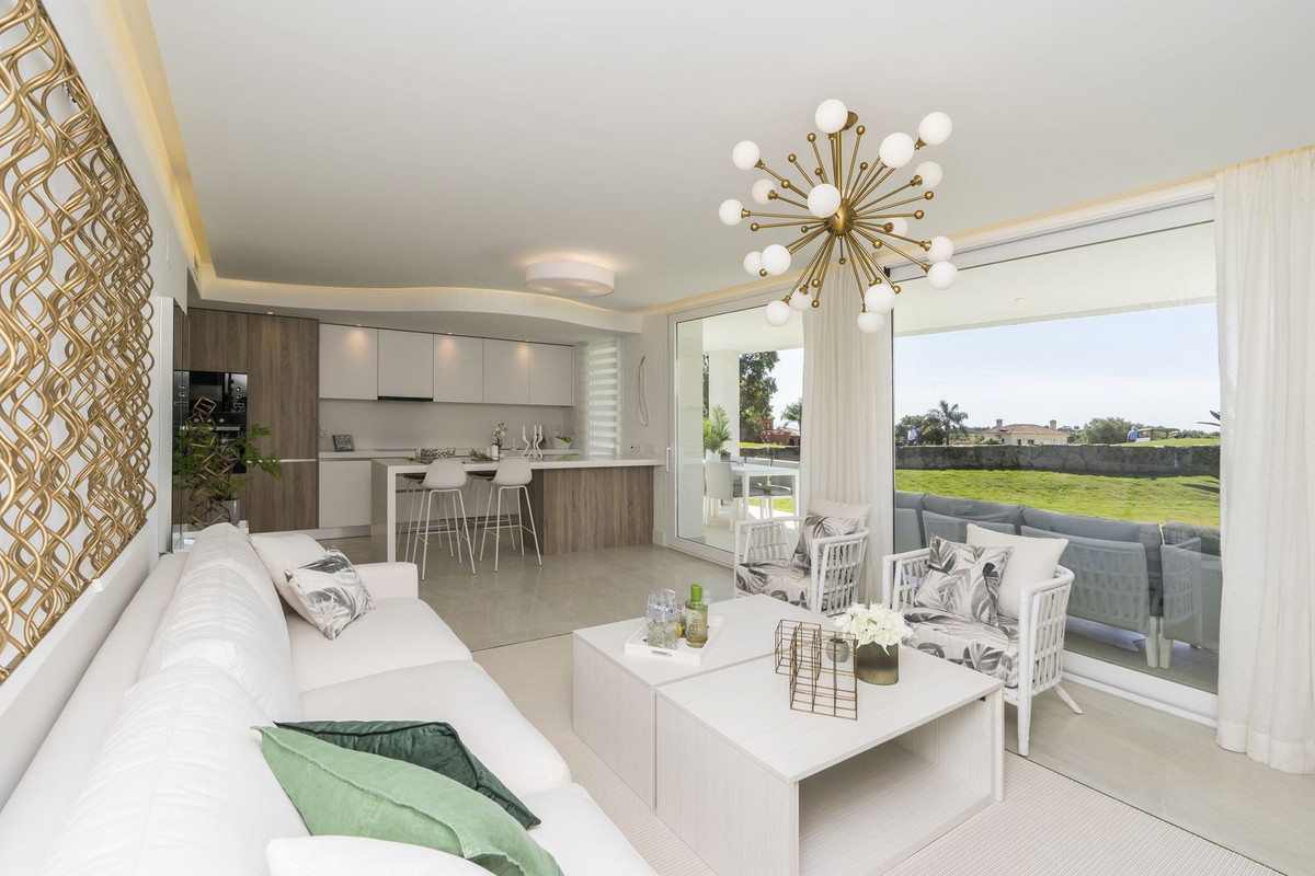 2 Bedroom Apartment in San Roque - Photo 12
