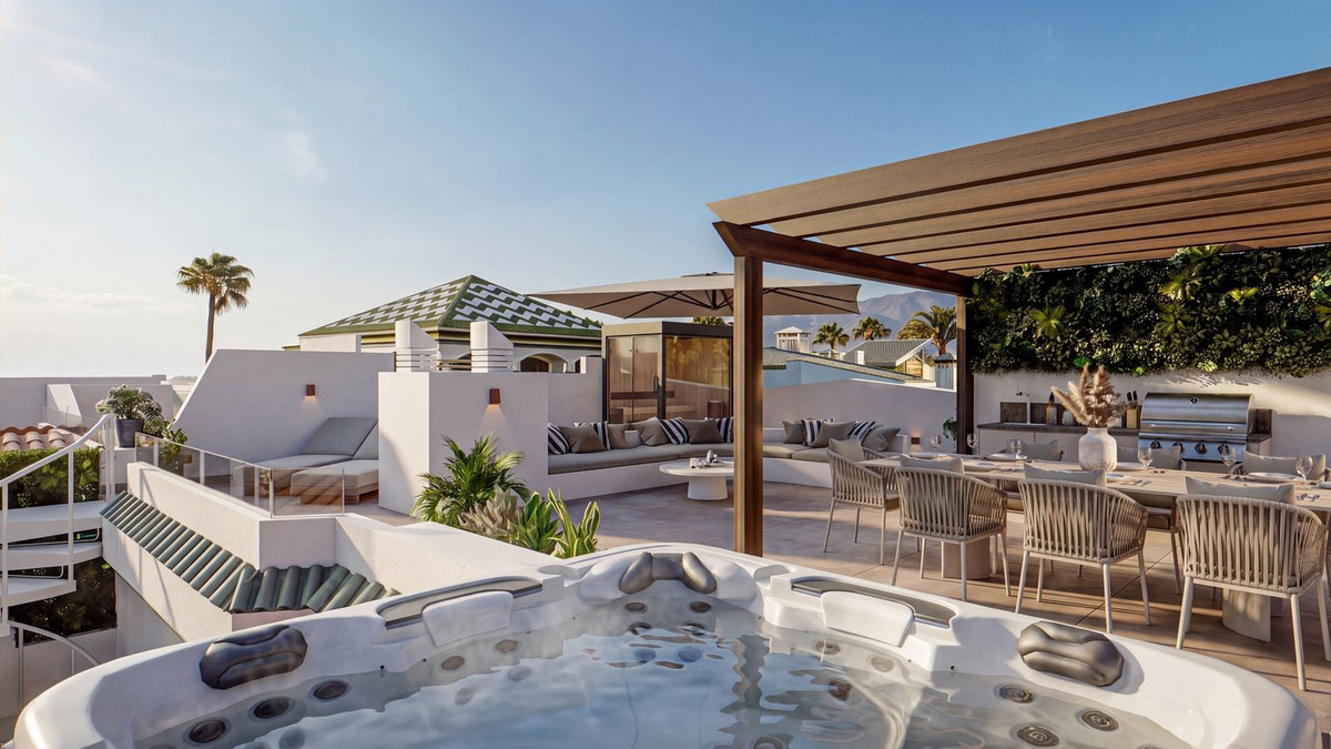 3 Bedroom Penthouse in Estepona - Photo 16