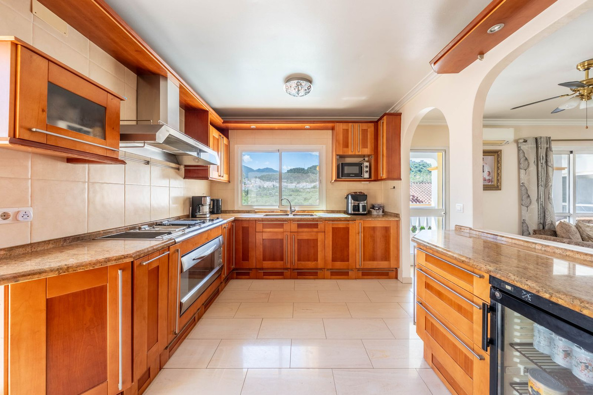 4 Bedroom Villa in Monda - Photo 69