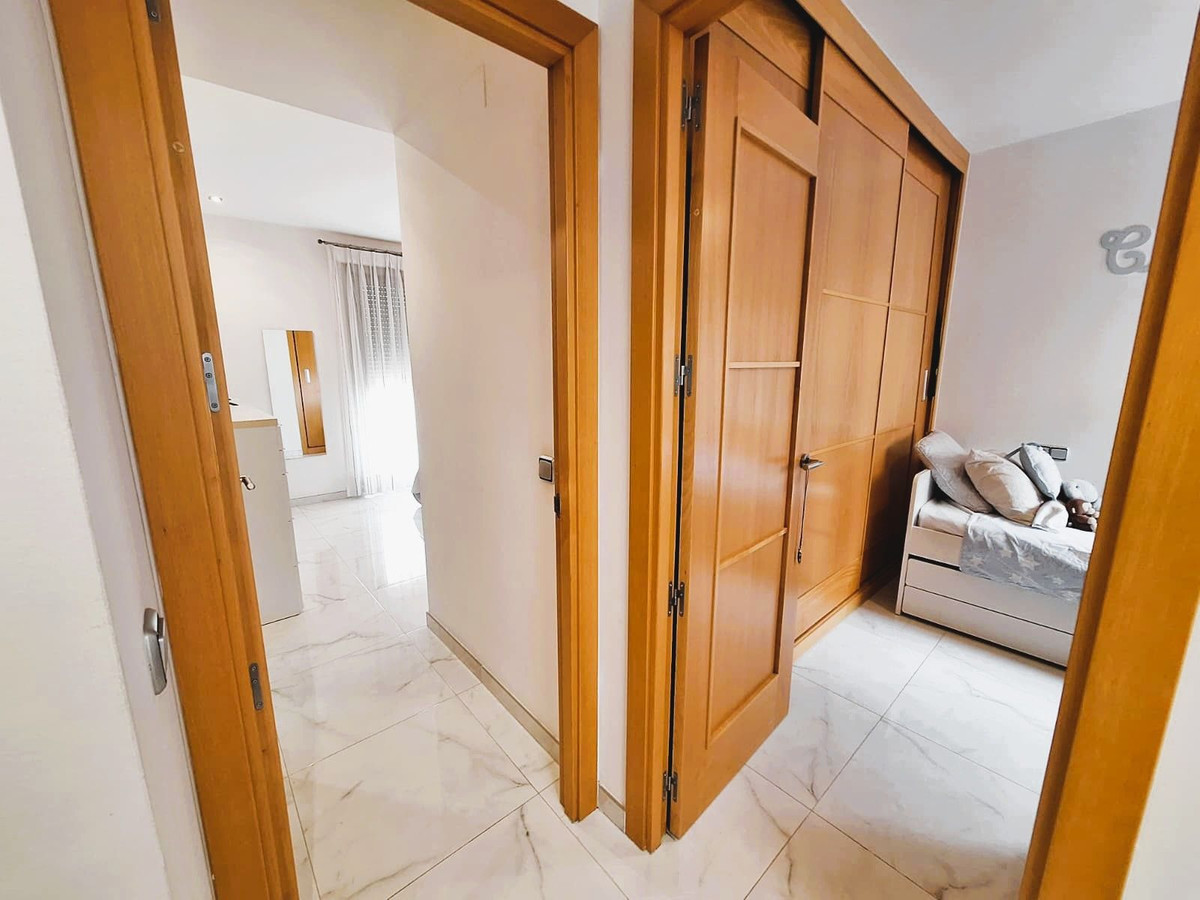 3 Bedroom Penthouse in Torremolinos - Photo 20