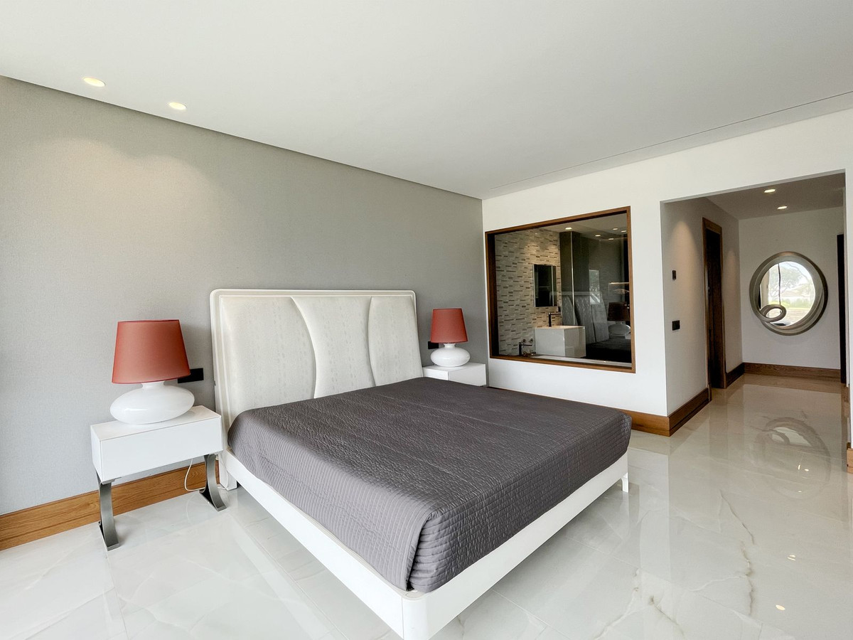 6 Bedroom Villa in San Roque - Photo 80