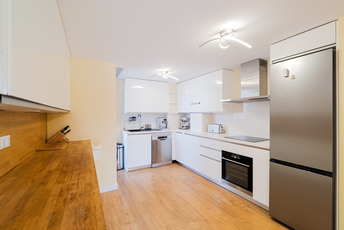 3 Bedroom Apartment in Estepona - Photo 7