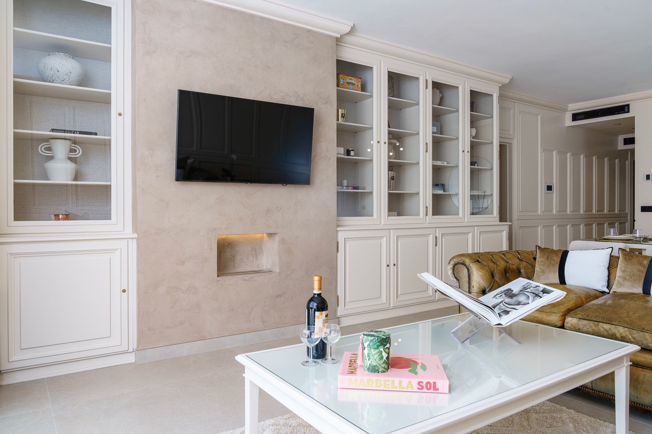 2 Bedroom Apartment in Marbella - Photo 25