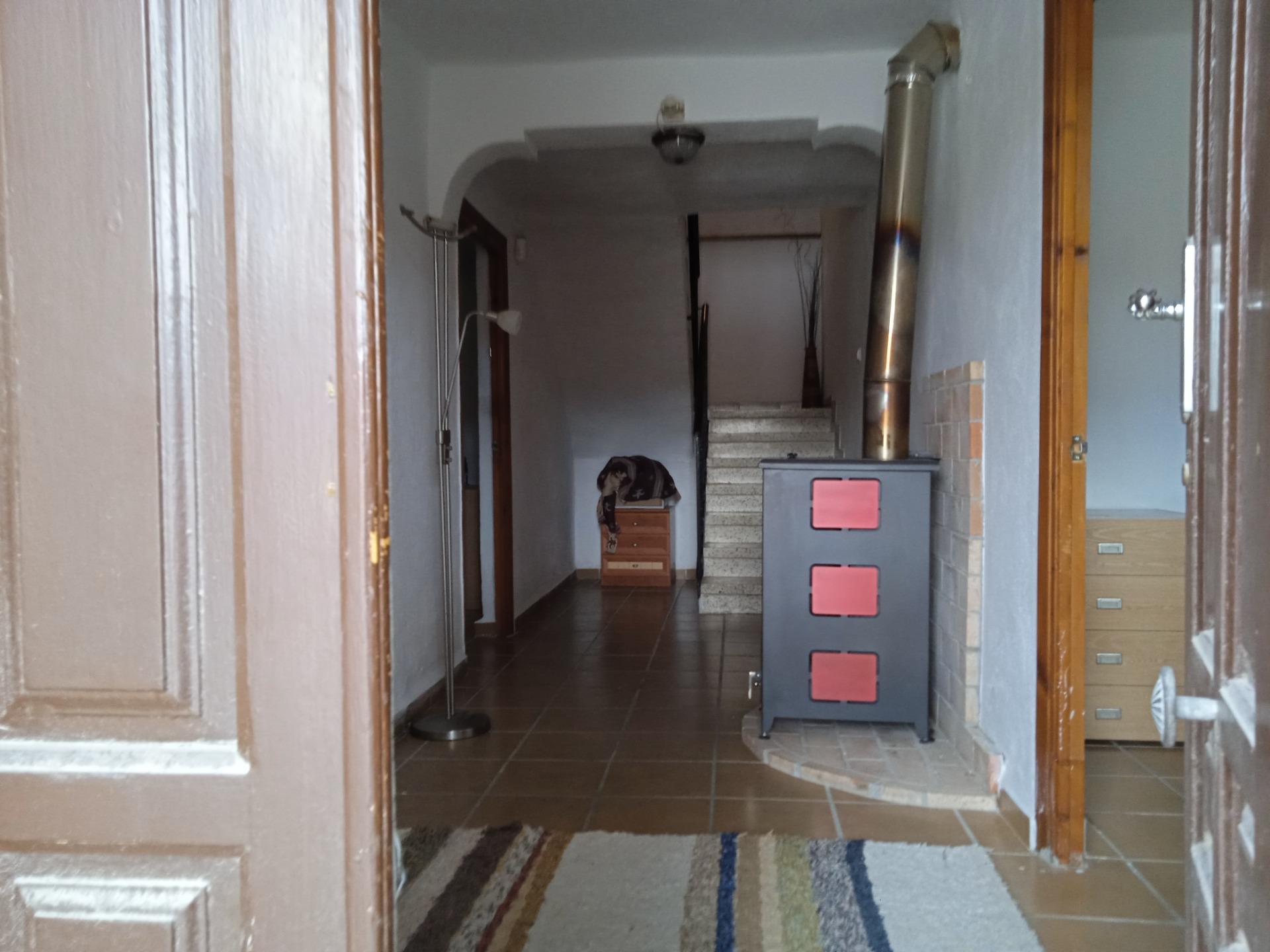 Chalet de 5 dormitorios con piscina en Granada – Foto 3