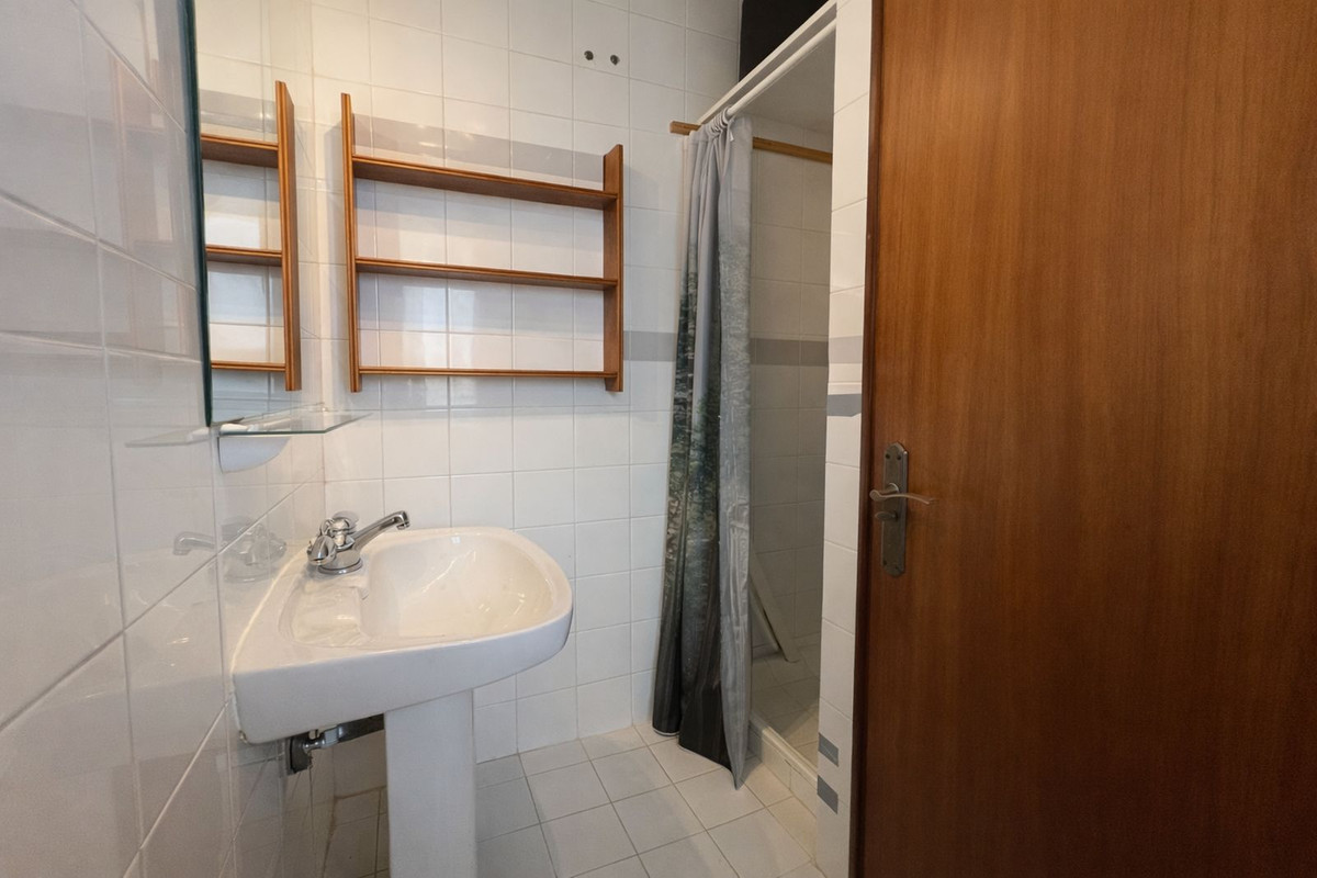 3 Bedroom Townhouse in Benalmádena - Photo 24