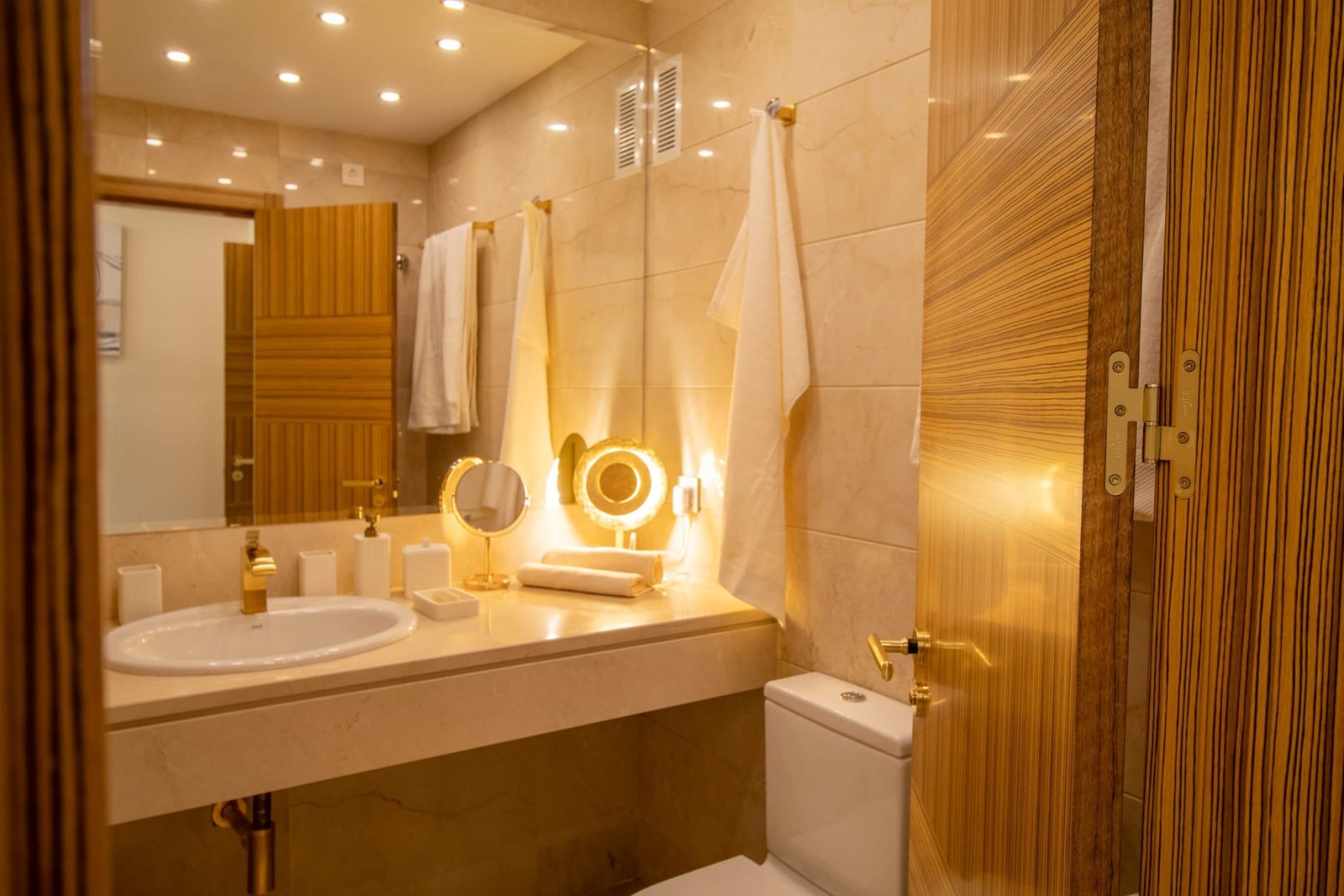 2 Bedroom Apartment in Marbella - Photo 6