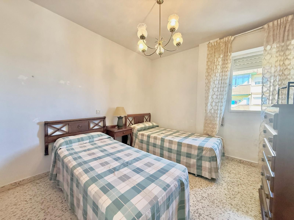 3 Bedroom Apartment in Fuengirola - Photo 10