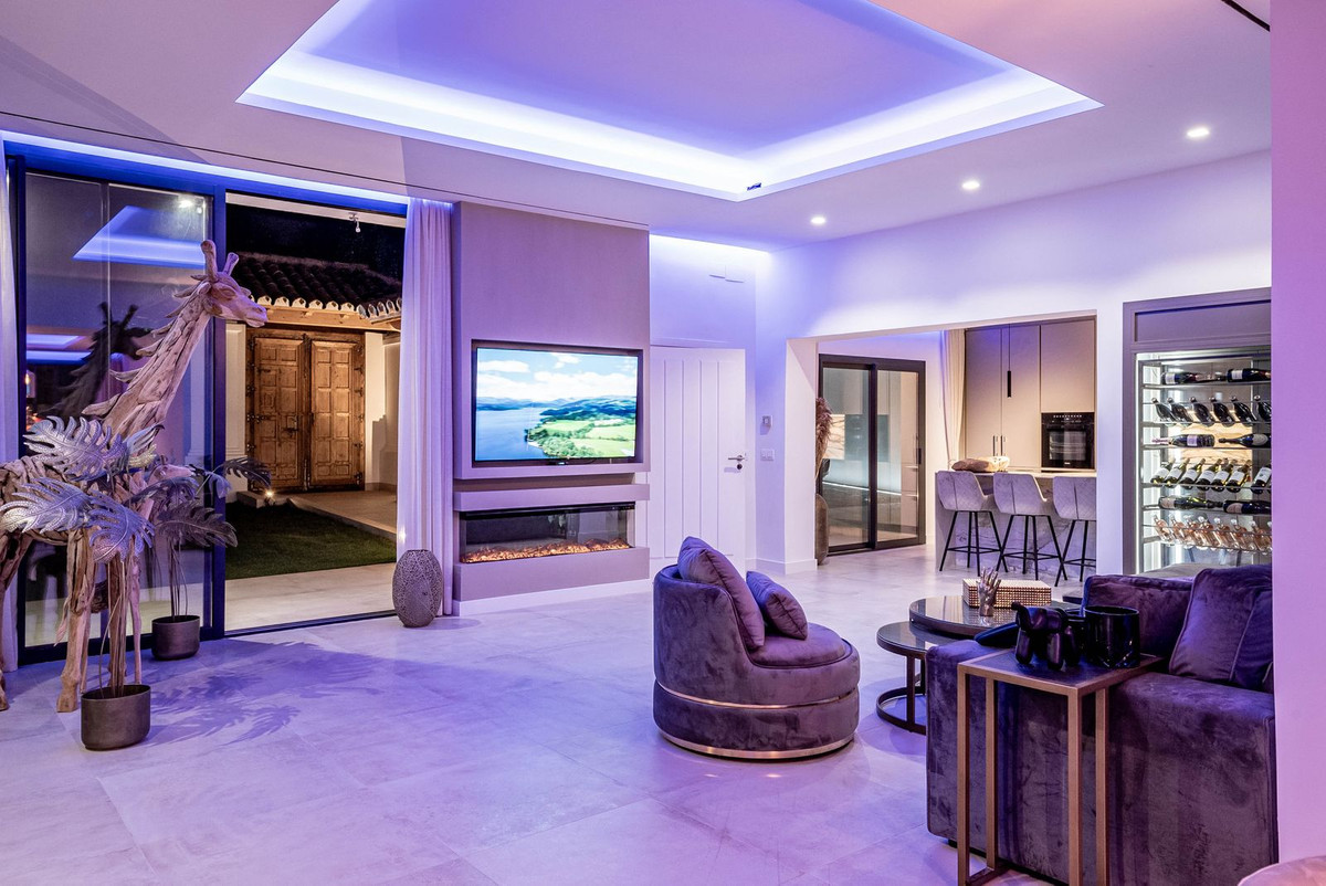 6 Bedroom Villa in Marbella - Photo 62