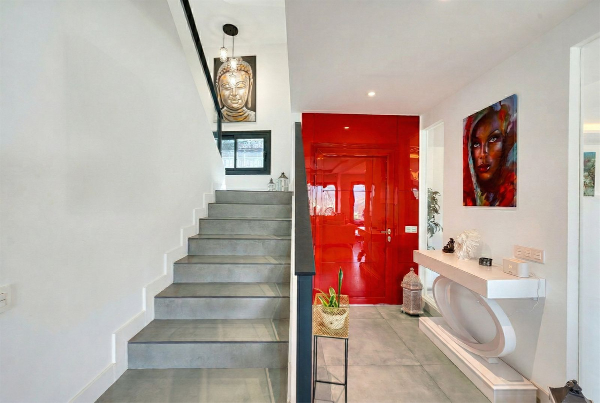 4 Bedroom Villa in Istán - Photo 15