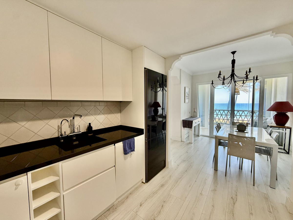 3 Bedroom Penthouse in Casares - Photo 8