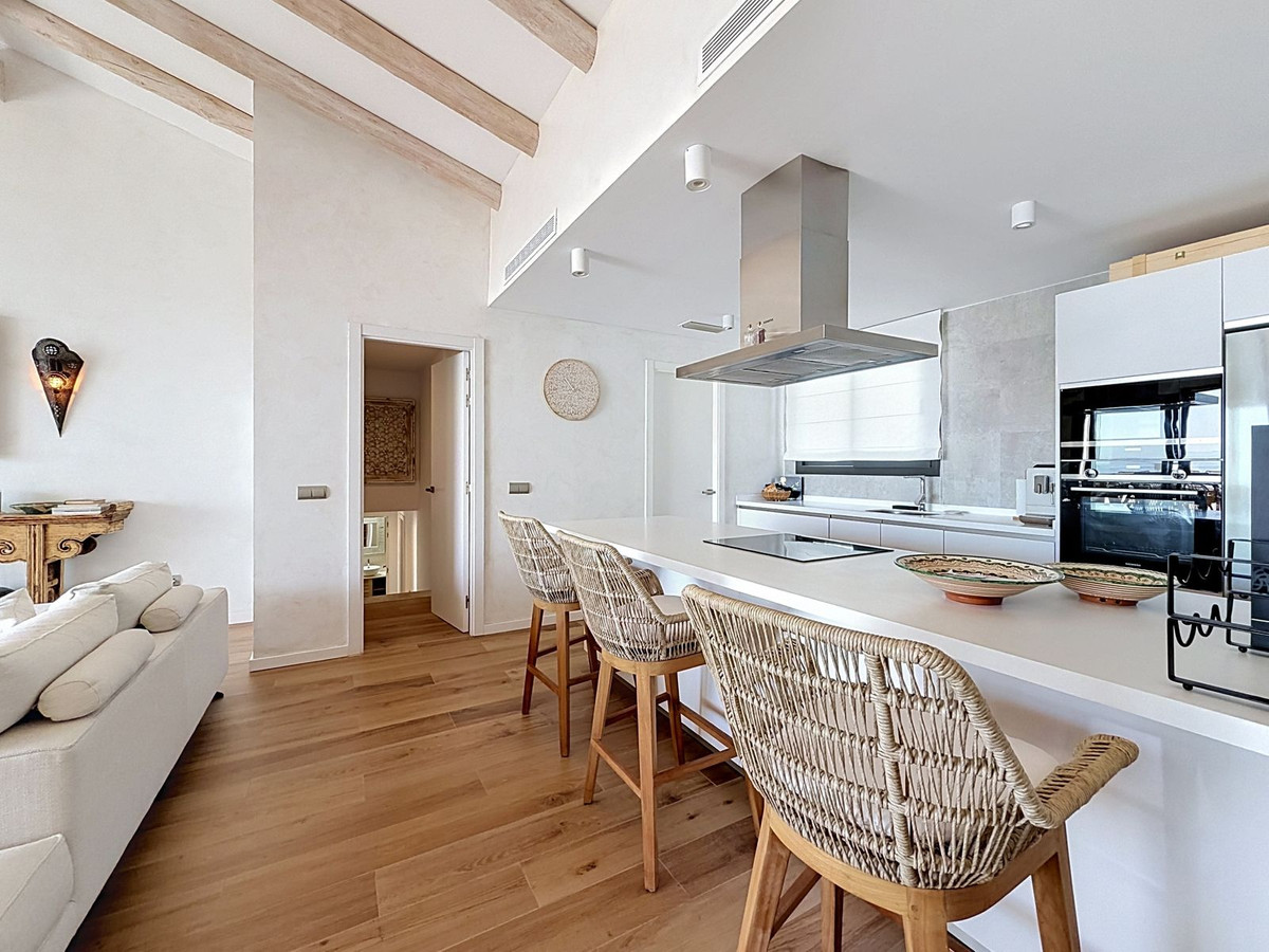 4 Bedroom Penthouse in La Alcaidesa - Photo 9
