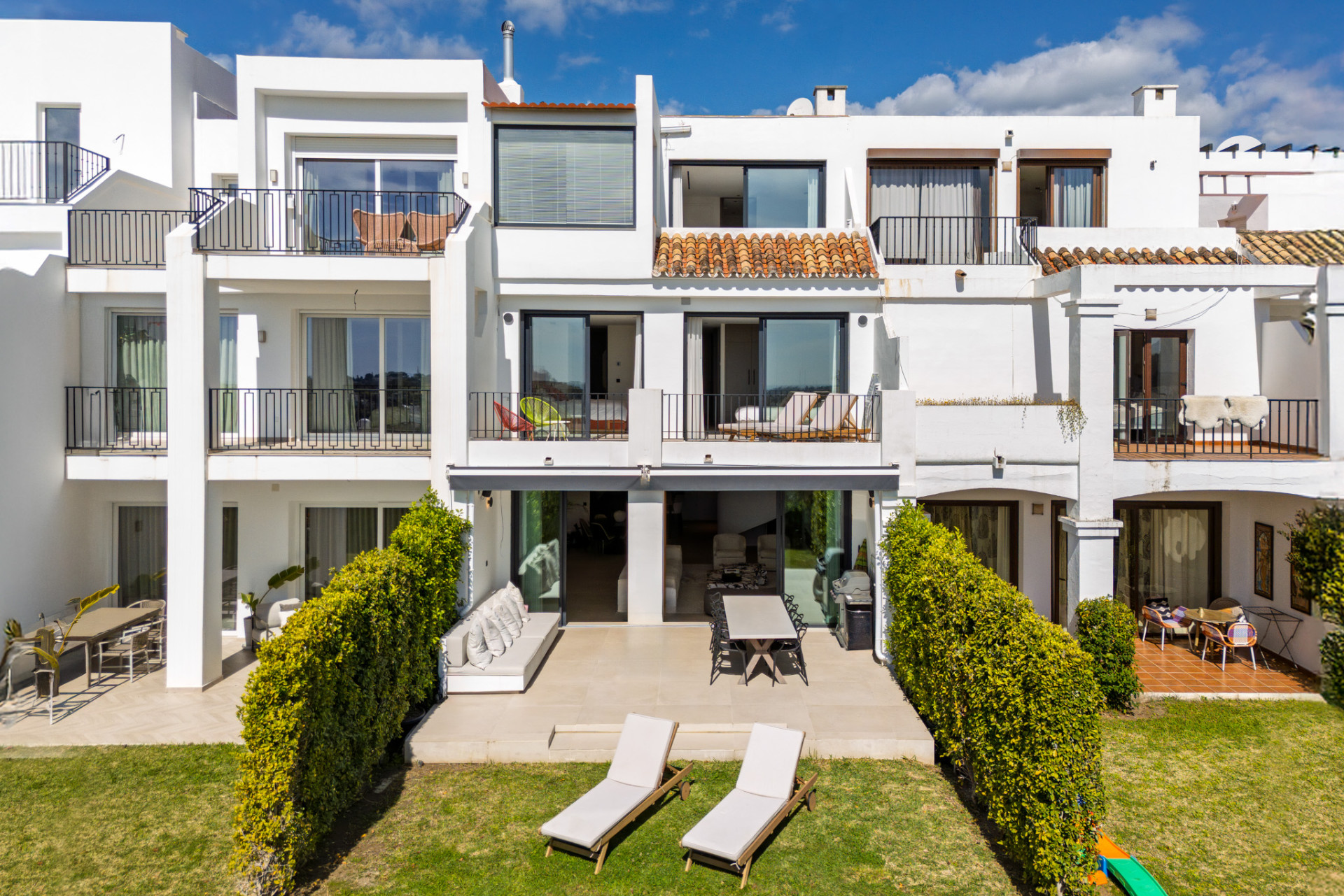 4 Bedroom Townhouse in Benahavís - Photo 30