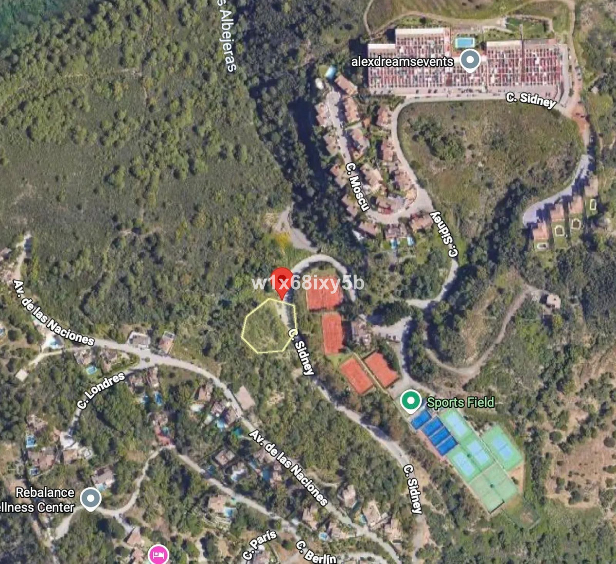898 m² Plot in Estepona - Photo 8