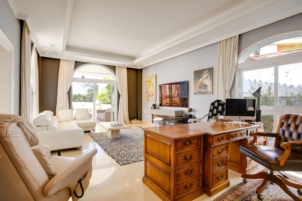 5 Bedroom Villa in Benahavís - Фото 14