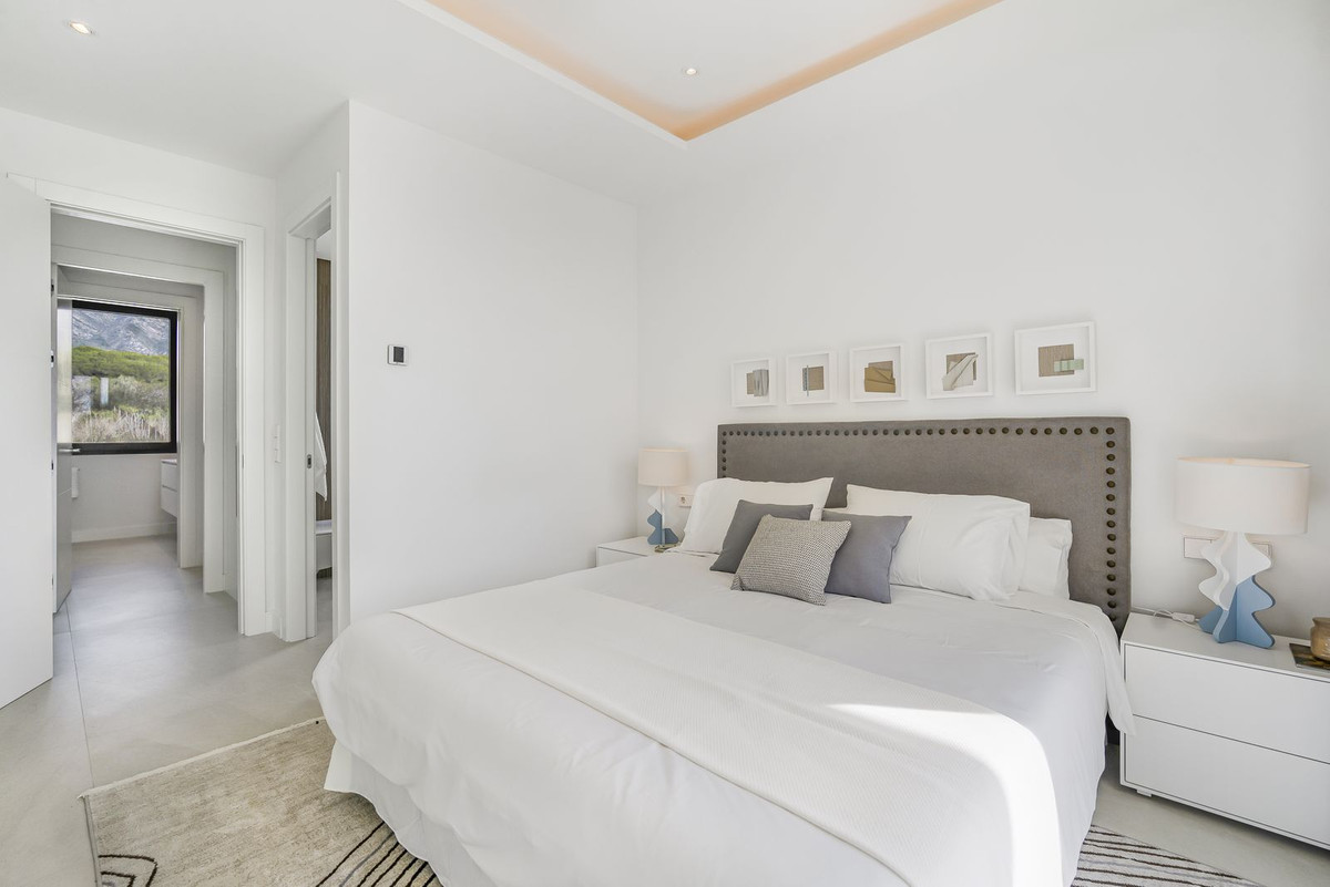 6 Bedroom Villa in Marbella - Photo 42