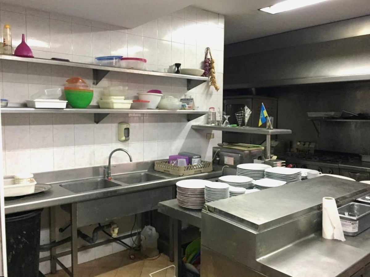 Gewerbefläche mit Pool in Málaga, Spanien – Foto 8