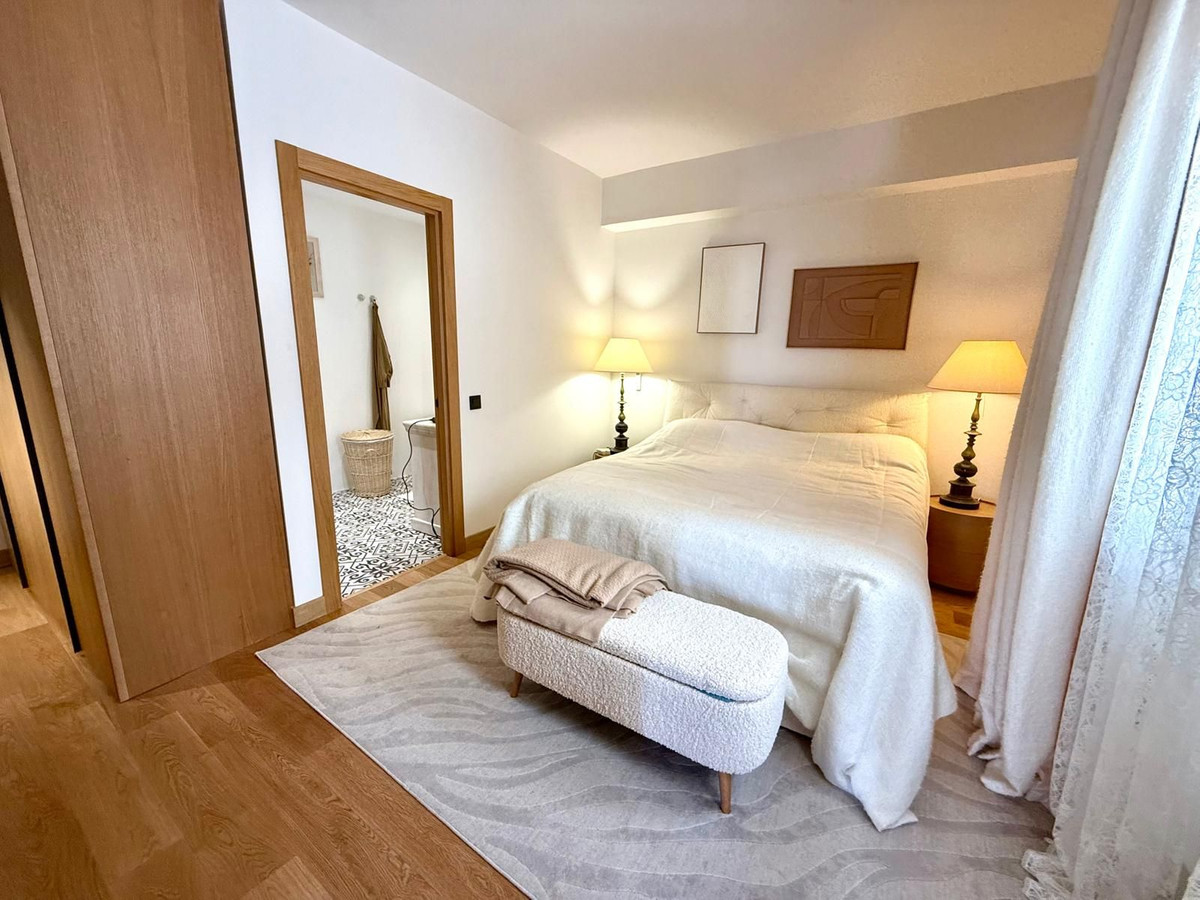 2 Bedroom Apartment in Marbella - Photo 8