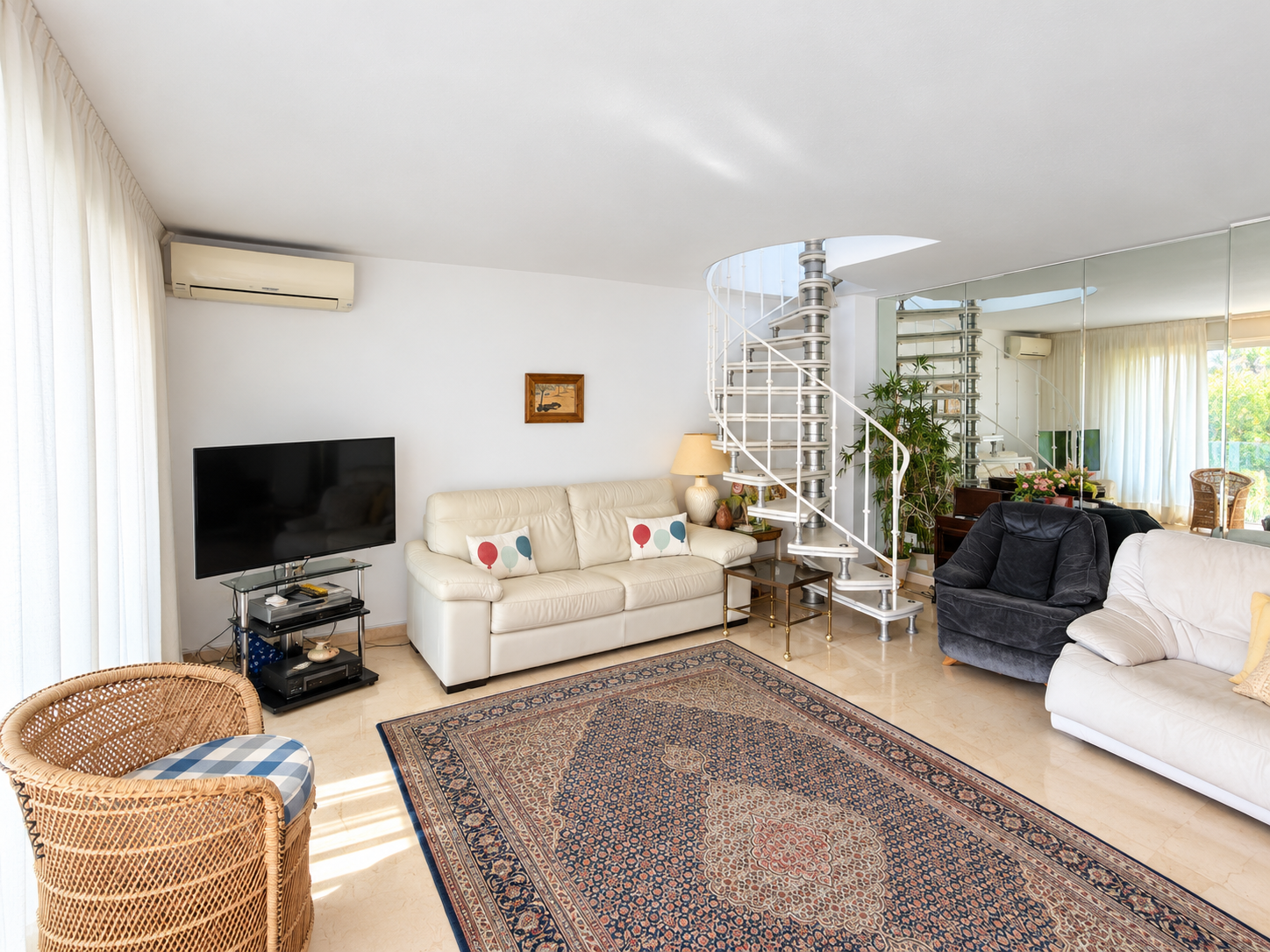 Piso de 4 dormitorios con piscina en Málaga – Foto 6