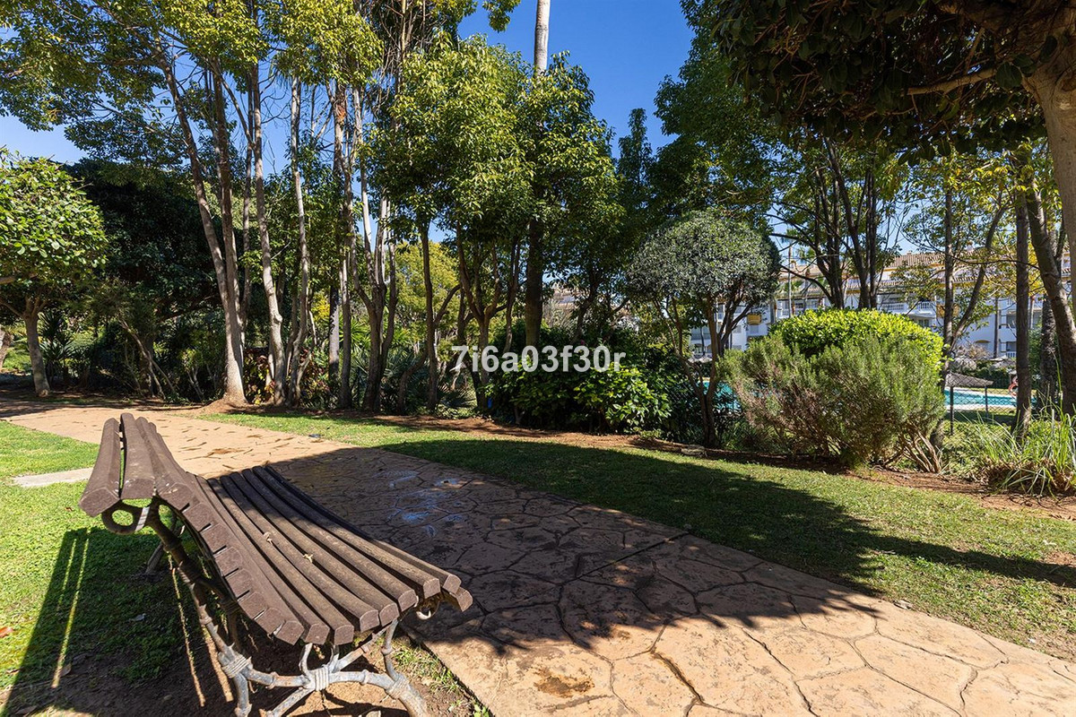 2 Bedroom Apartment in Marbella - Photo 33