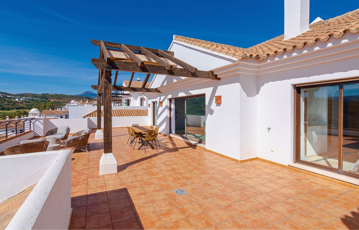 3 Bedroom Penthouse in Casares - Photo 6