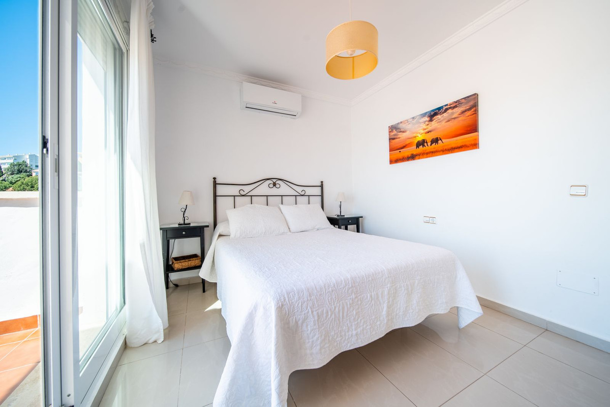 4 Bedroom Villa in Fuengirola - Photo 18