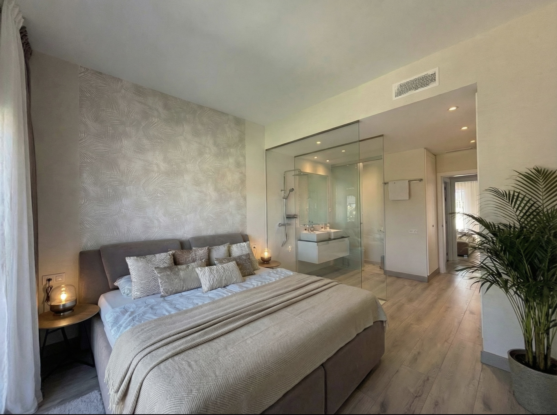 2 Bedroom Penthouse in Benahavís - Photo 7