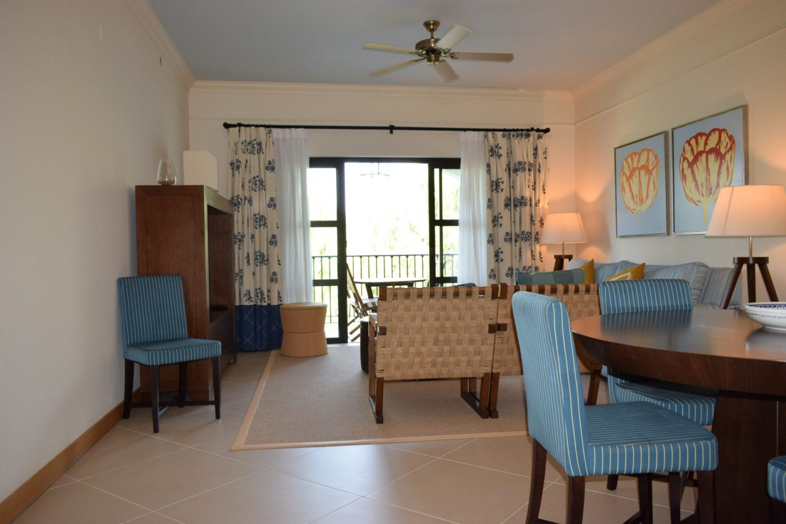 2-bedroom apartment with pool in Spain – Photo 3