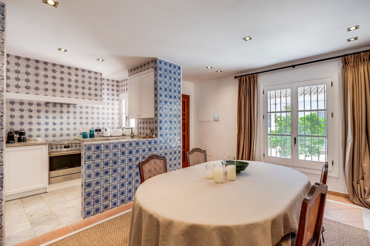 2 Bedroom Apartment in Benahavís - Foto 6
