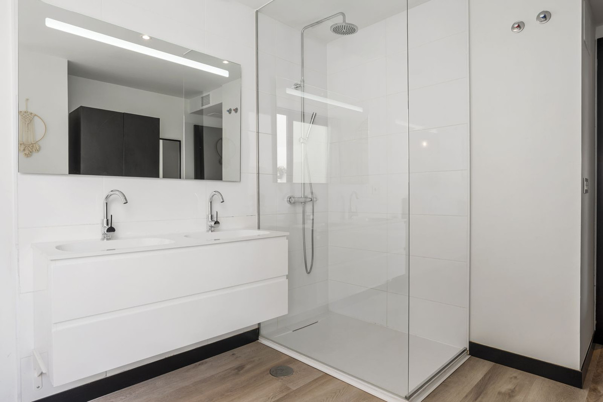 2 Bedroom Apartment in Mijas - Photo 12