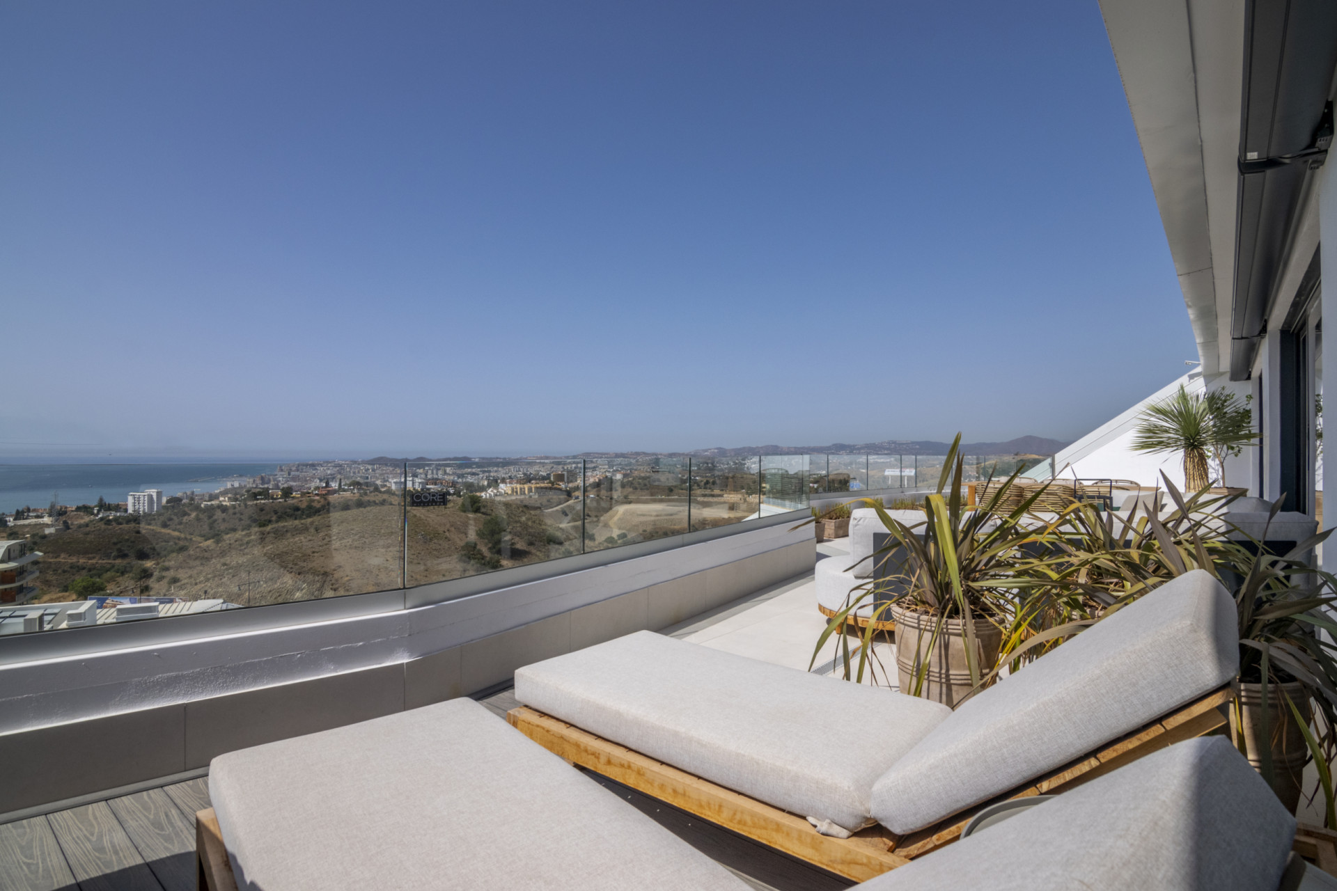 2 Bedroom Apartment in Fuengirola - Photo 9
