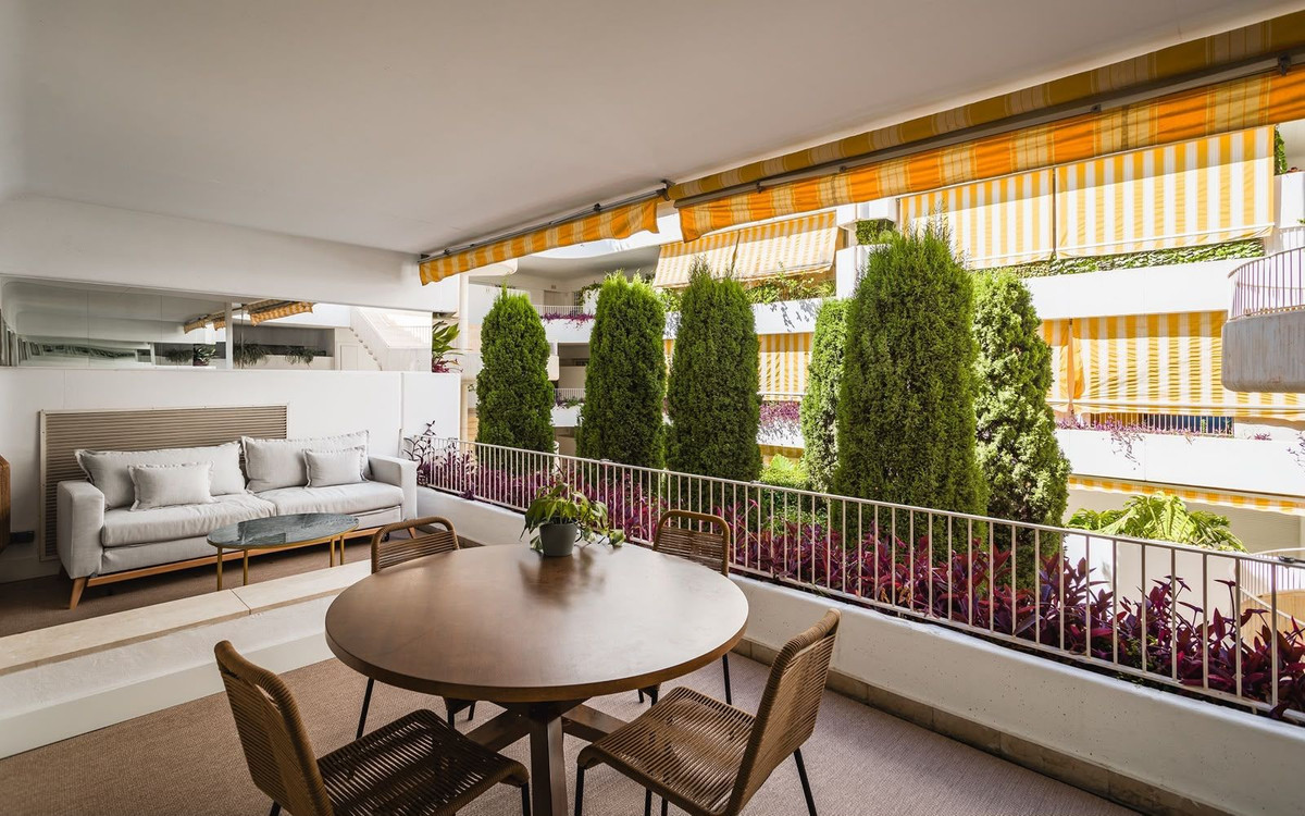 3 Bedroom Apartment in Marbella - Photo 8