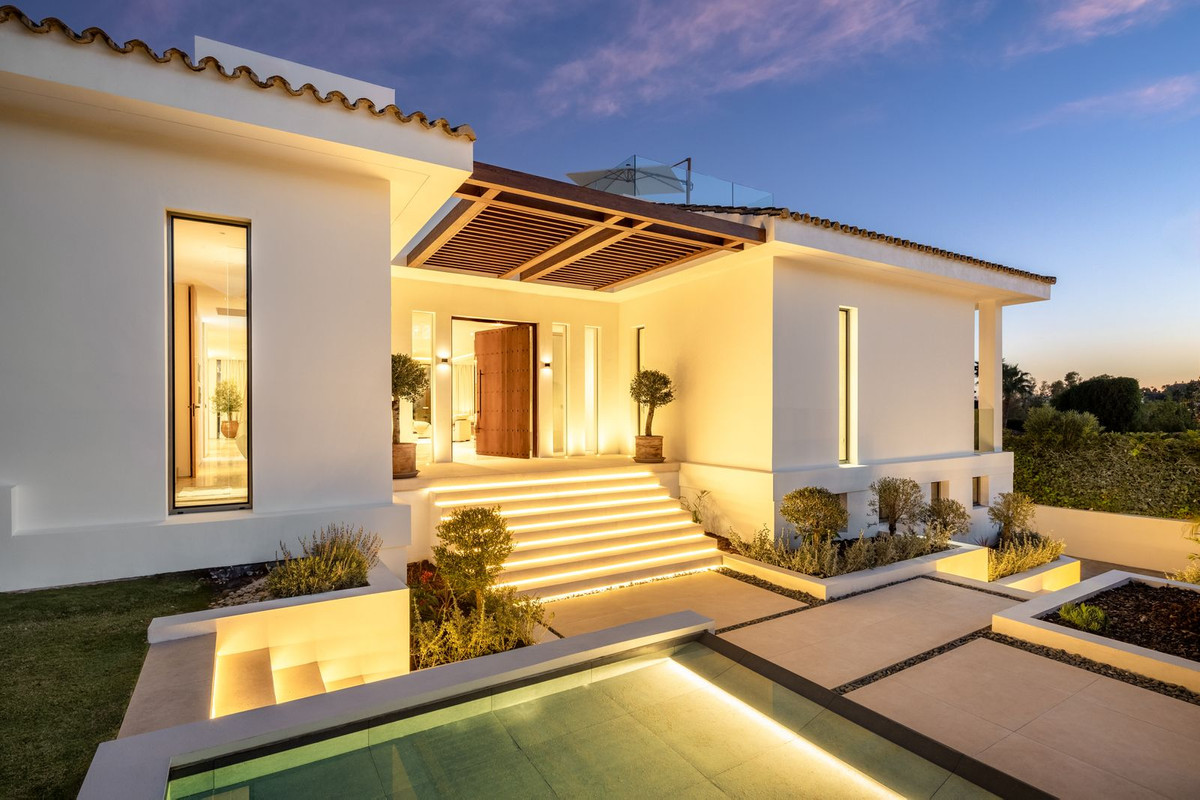 6 Bedroom Villa in Marbella - Photo 4