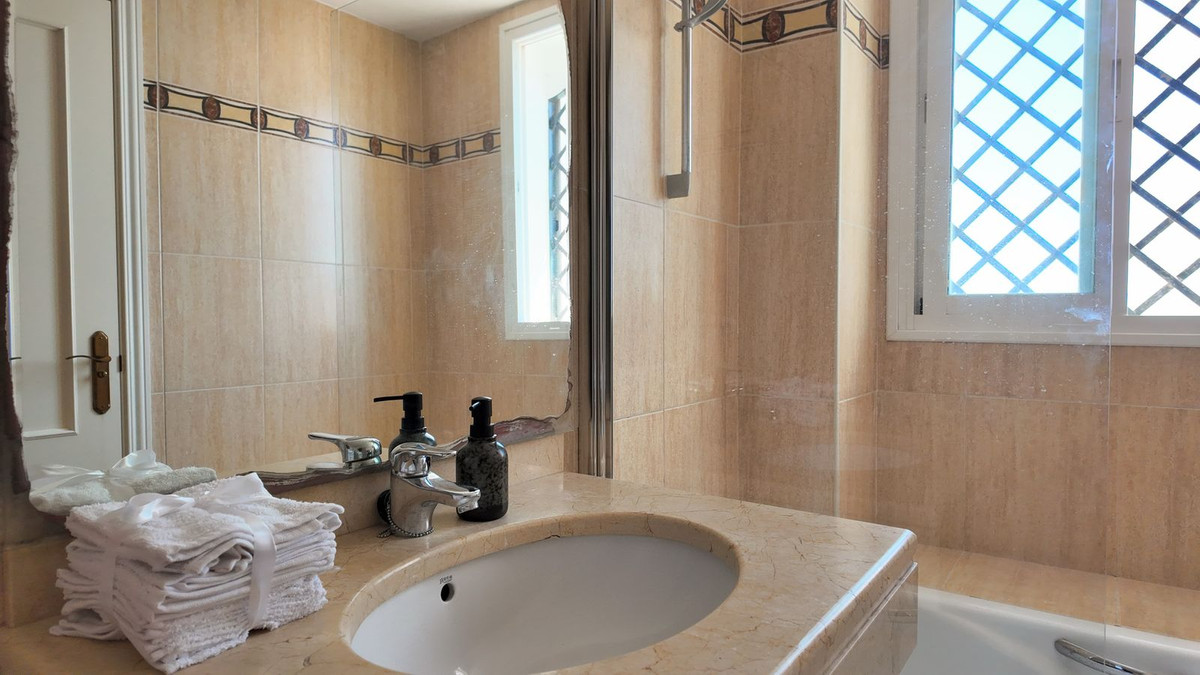 4 Bedroom Villa in Benalmádena - Foto 4