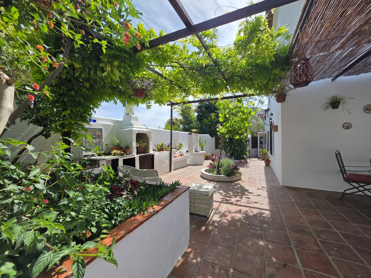 4 Bedroom Country house in Alhaurín el Grande - Photo 27