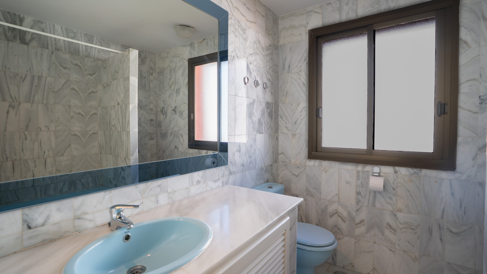 4 Bedroom Villa in Marbella - Photo 11