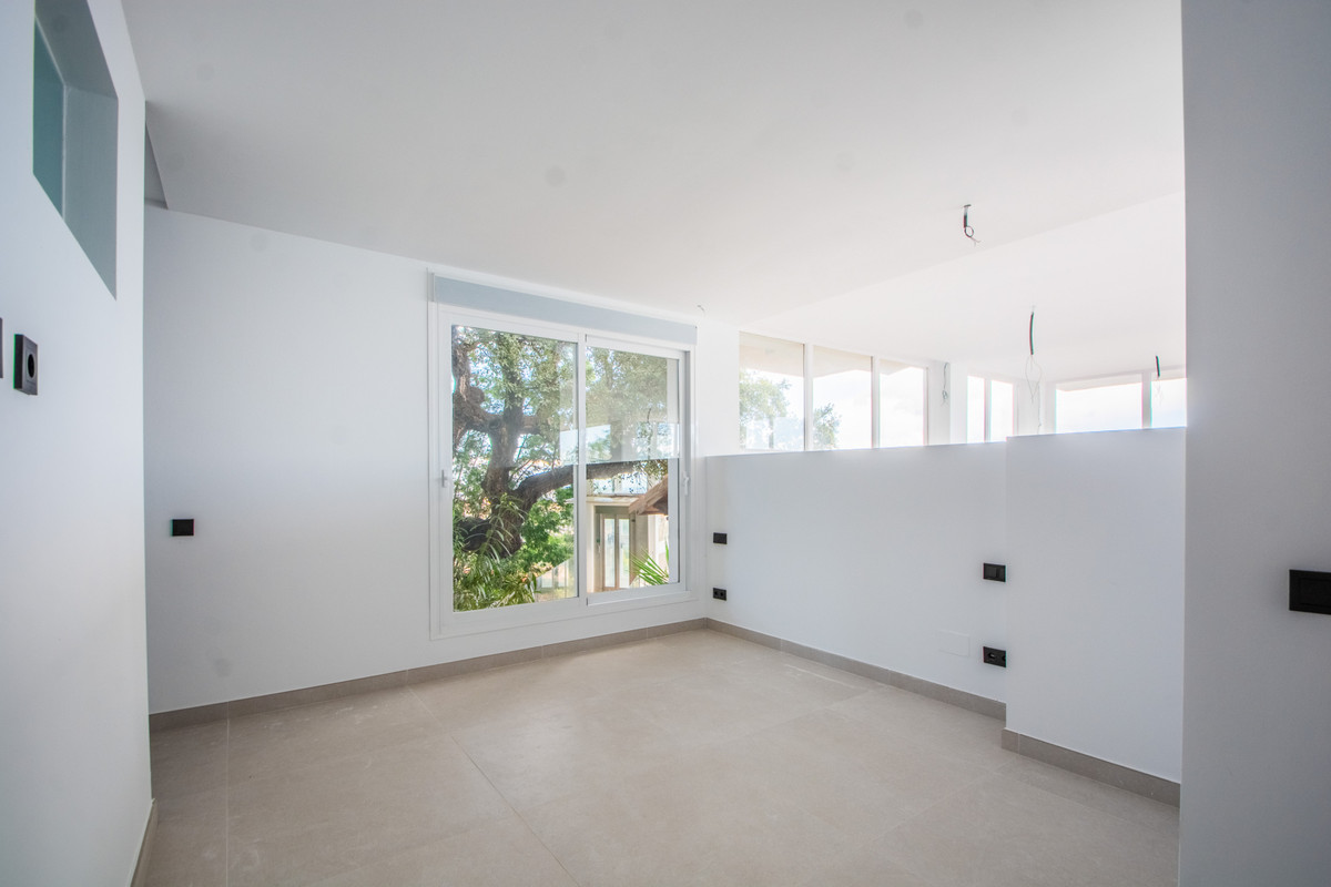 3 Bedroom Apartment in Marbella - Photo 27