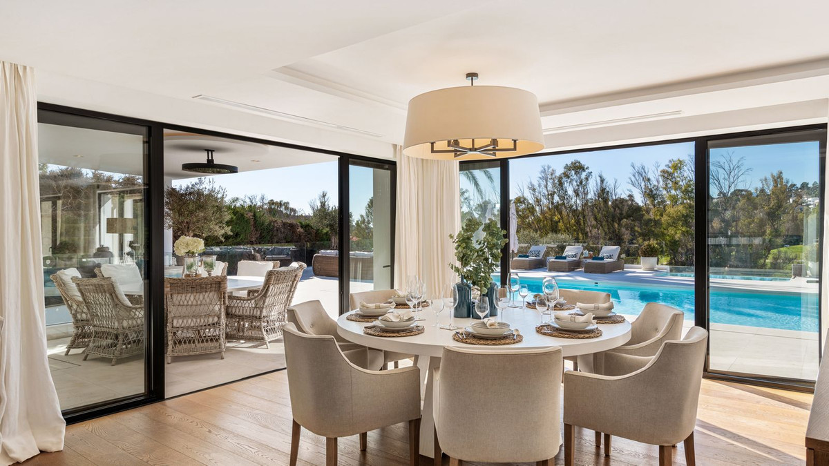 7 Bedroom Villa in Marbella - Photo 8