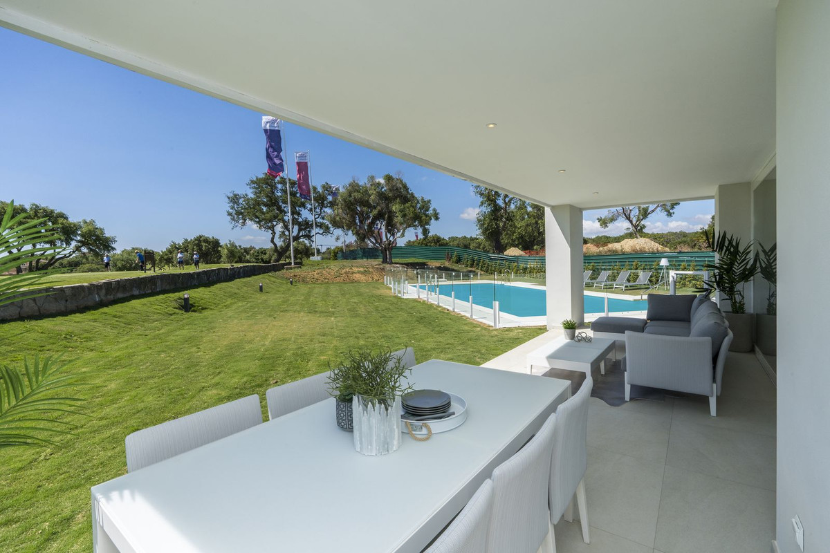 2 Bedroom Apartment in San Roque - Photo 9