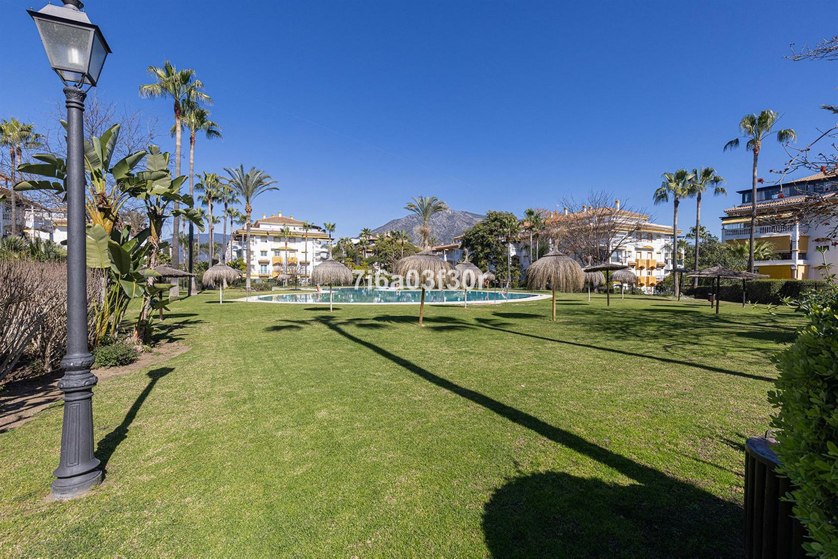 2 Bedroom Apartment in Marbella - Photo 44