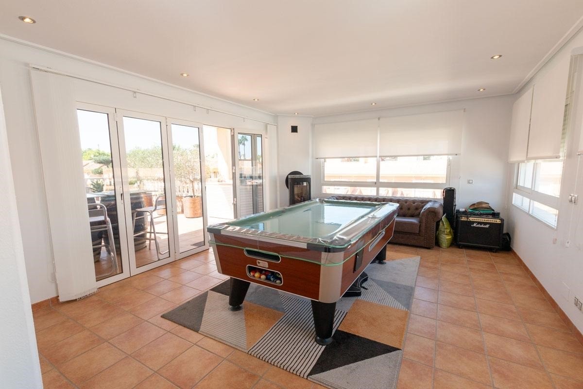 Apartamento com 3 quartos com piscina em Alicante, Espanha – Foto 19
