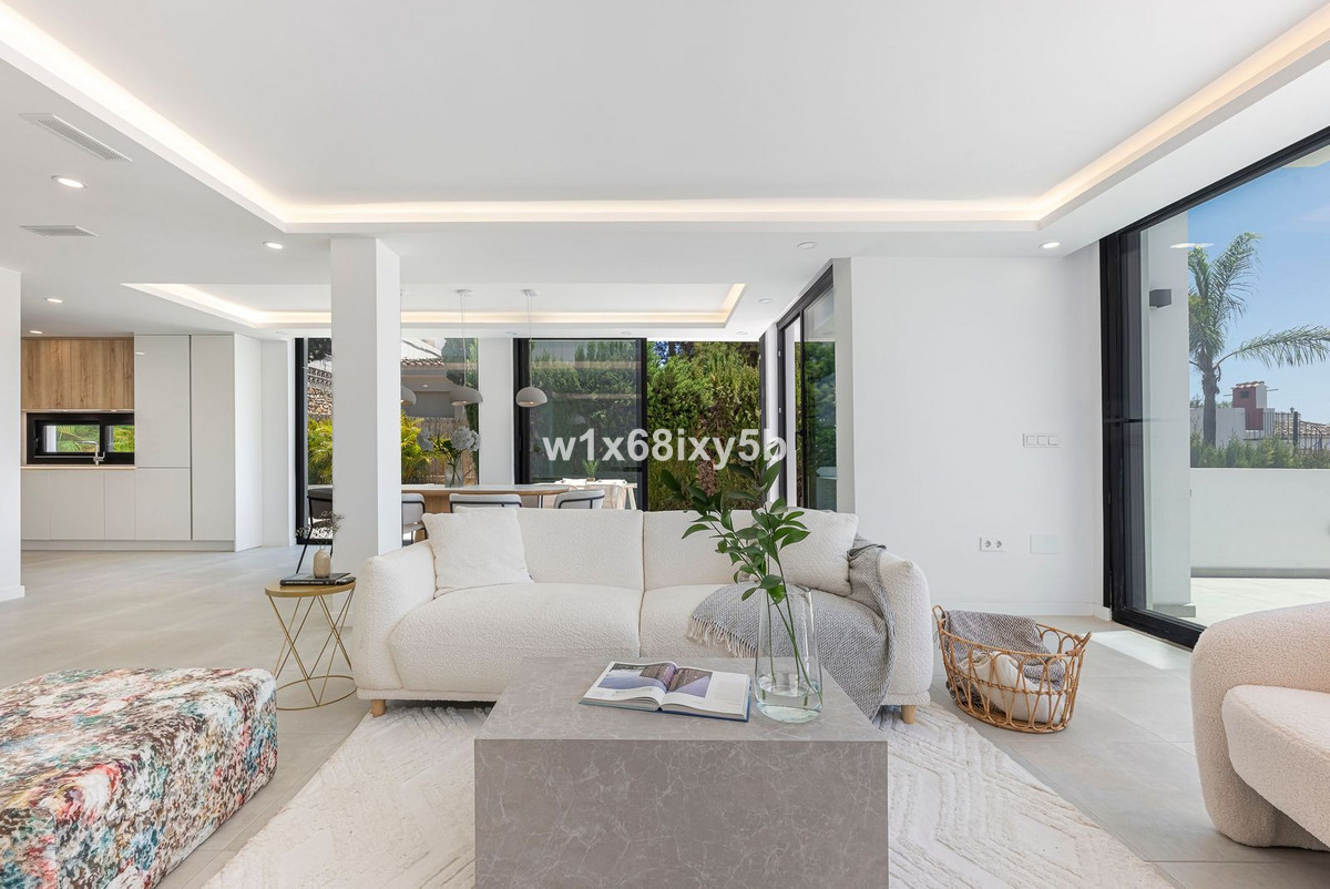 3 Bedroom Villa in Marbella - Photo 6