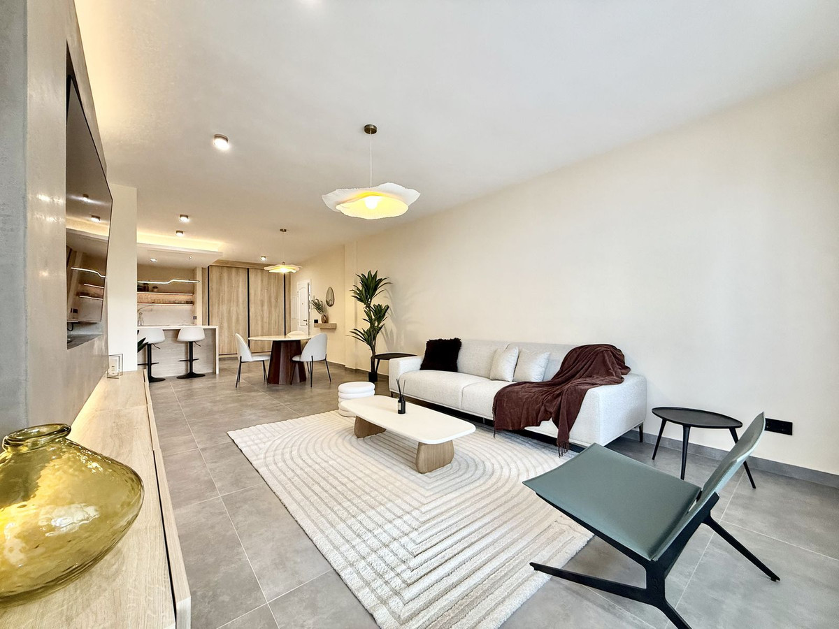 1 Bedroom Apartment in Marbella - Photo 6