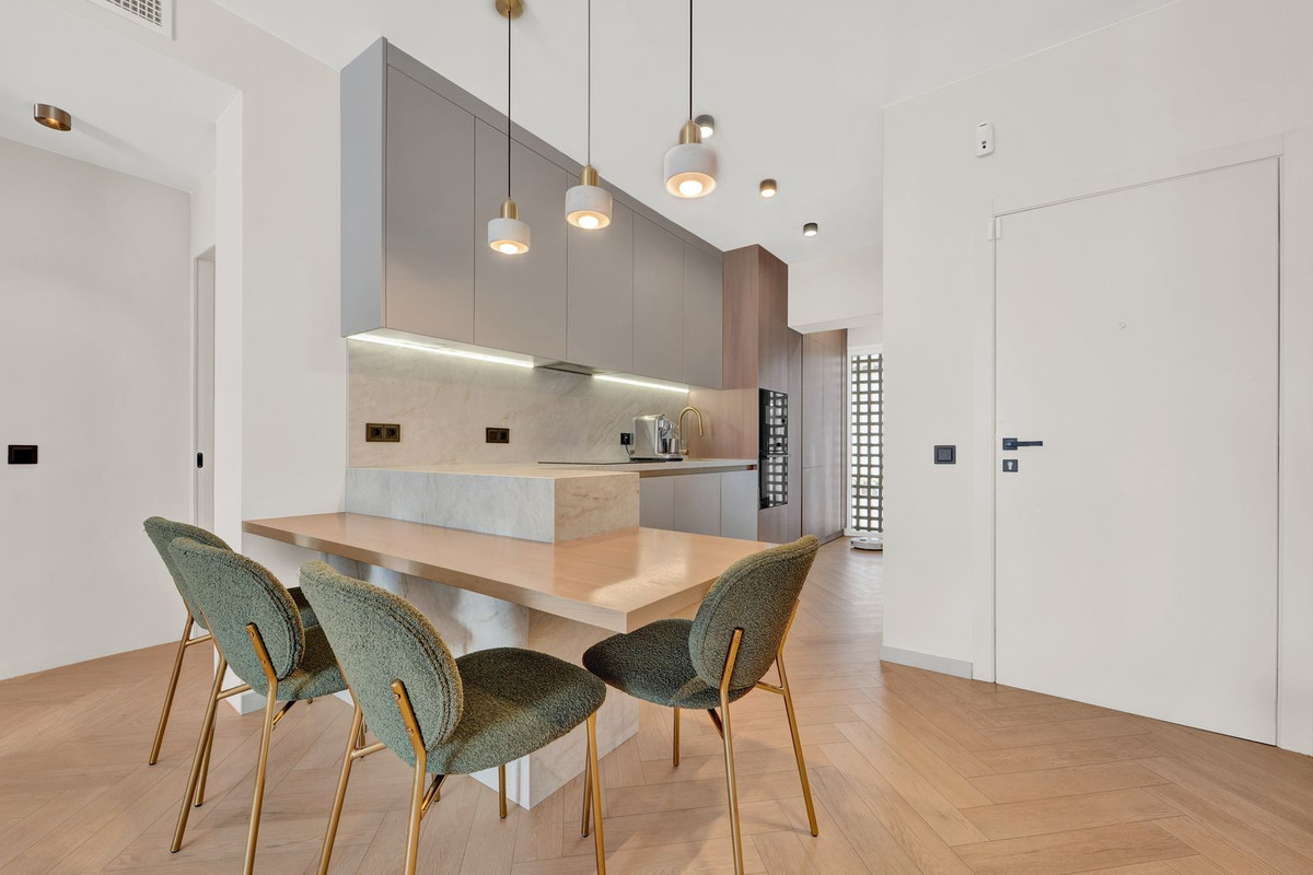 2 Bedroom Apartment in Estepona - Photo 6