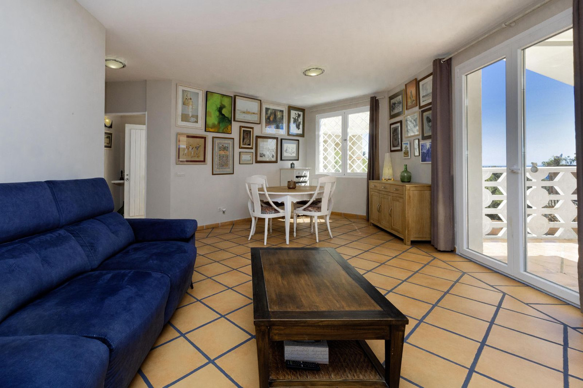 3 Bedroom Townhouse in Marbella - Photo 8